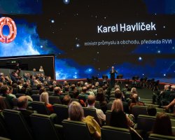 oslava v Planetariu